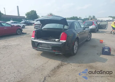 2016 Chrysler 300C Platinum Awd z USA, uszkodzony, nr VIN 2C3CCASG9GH208523